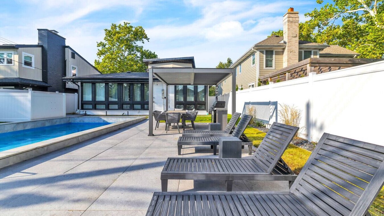 Photo of Outdoor in Elmhurst