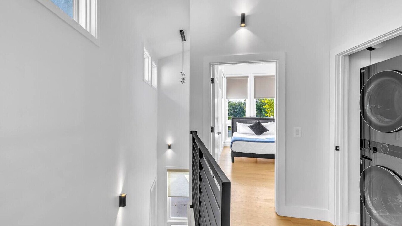 Photo of Bedroom in Elmhurst