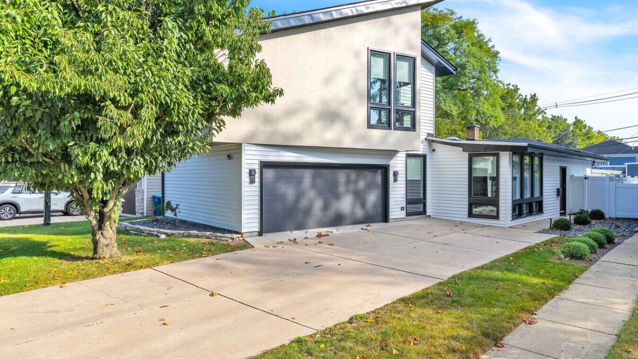 Photo of Outdoor in Elmhurst