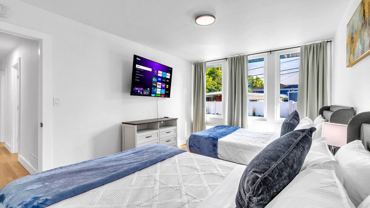 Photo of Bedroom in Elmhurst