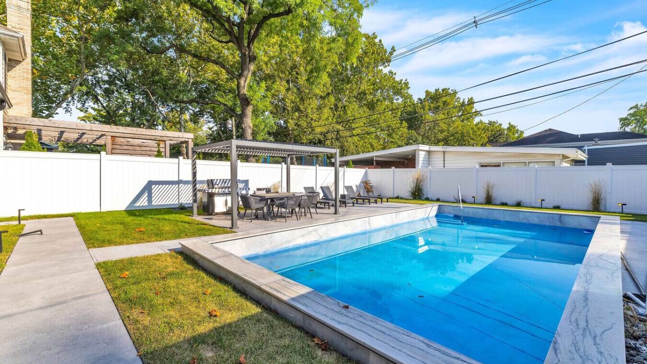 Photo of Outdoor in Elmhurst