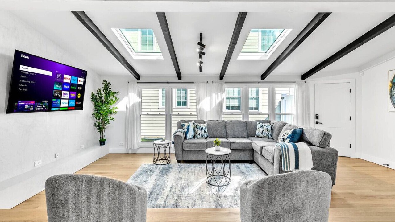 Photo of Livingroom in Elmhurst