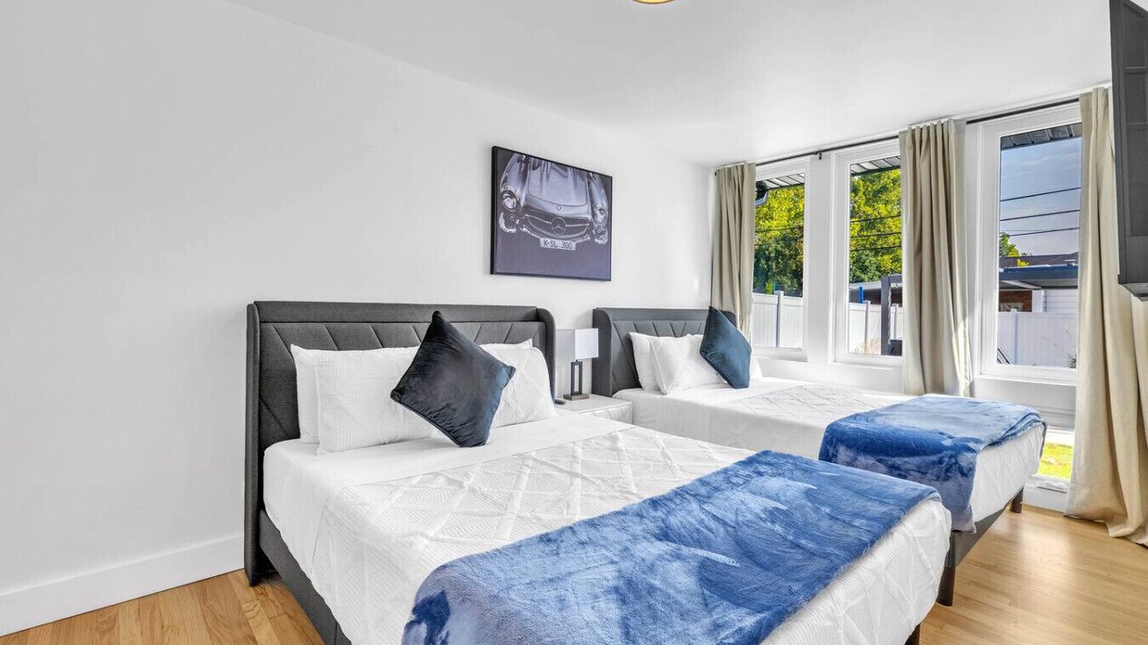 Photo of Bedroom in Elmhurst