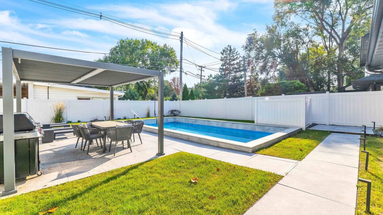 Photo of Outdoor in Elmhurst