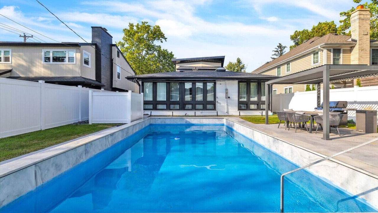 Photo of Outdoor in Elmhurst