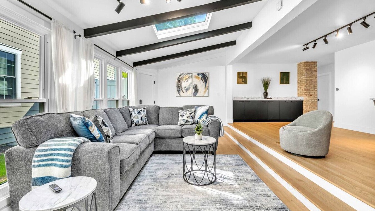 Photo of Livingroom in Elmhurst