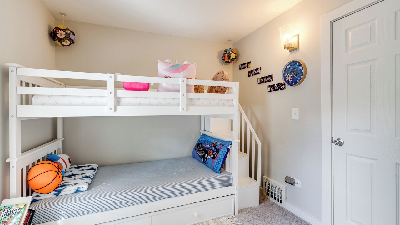 Photo of Bedroom in Elgin