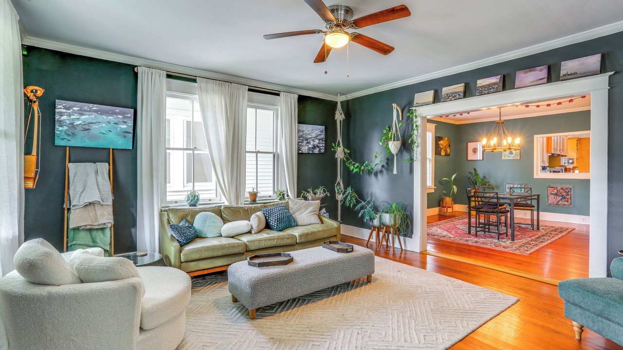 Photo of Livingroom in Roseland Terrace Historic District