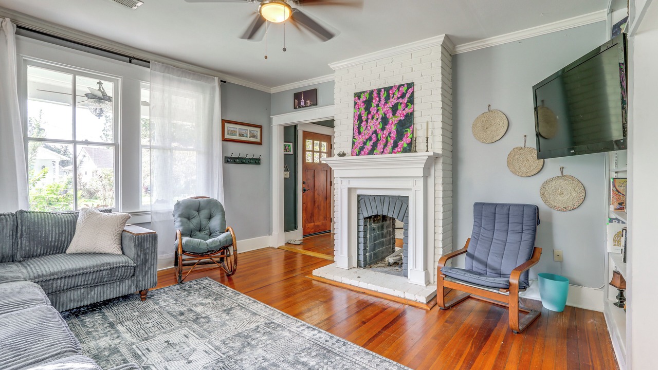 Photo of Bedroom in Roseland Terrace Historic District