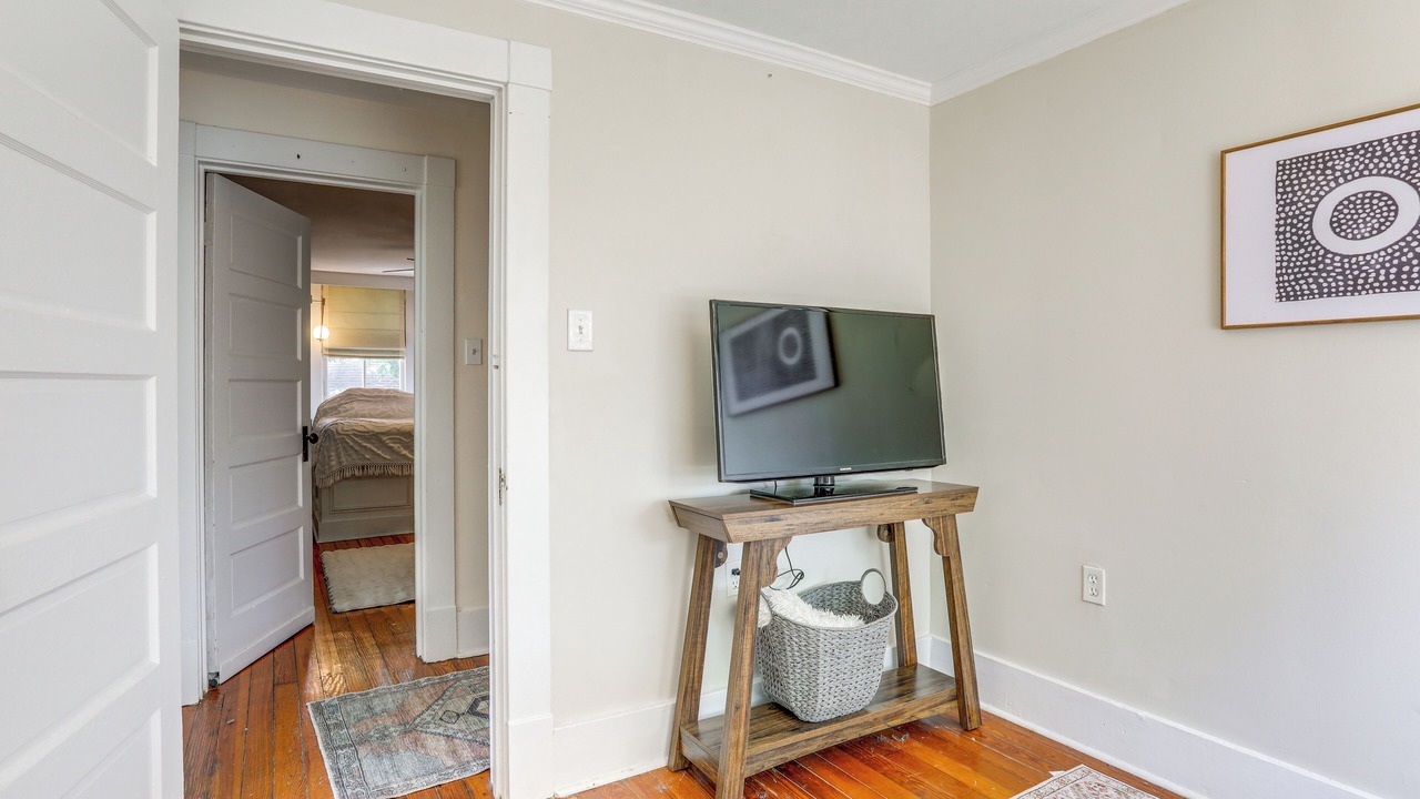 Photo of Bedroom in Roseland Terrace Historic District