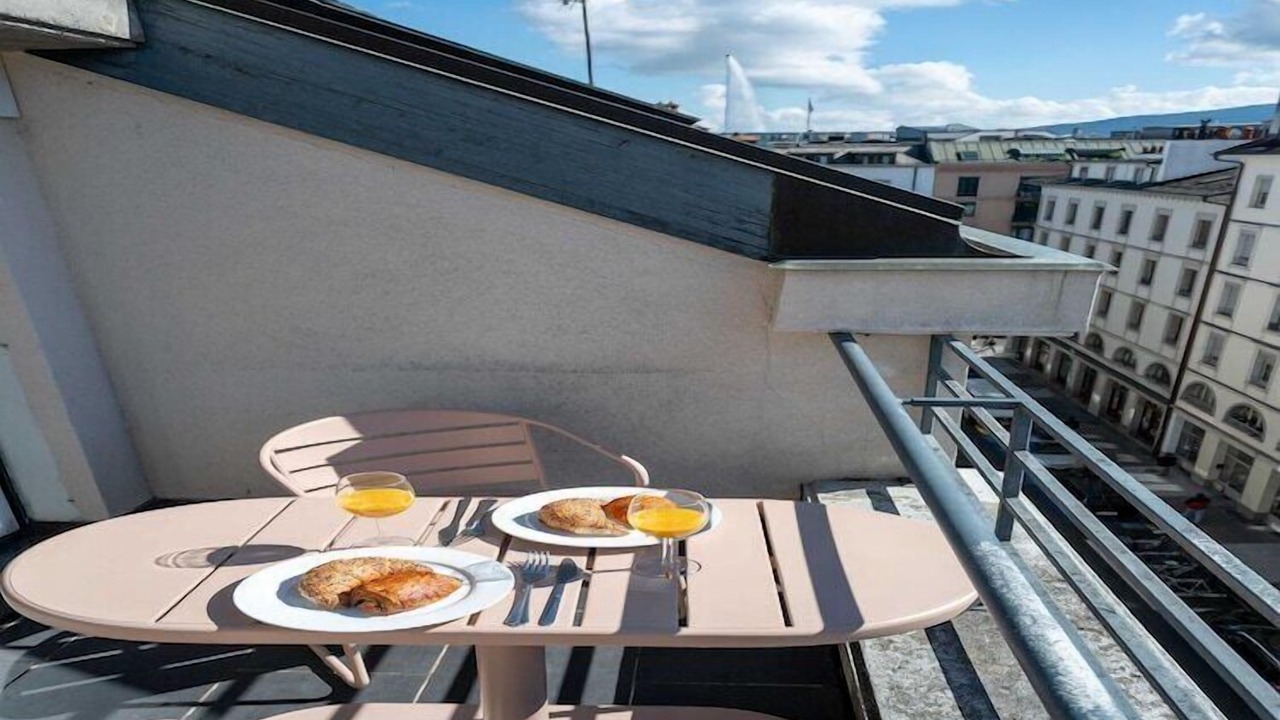 Photo of Patio Balcony in Paquis Navigation