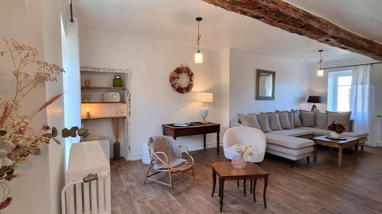 Photo of Livingroom in Saint-Haon-le-Chatel