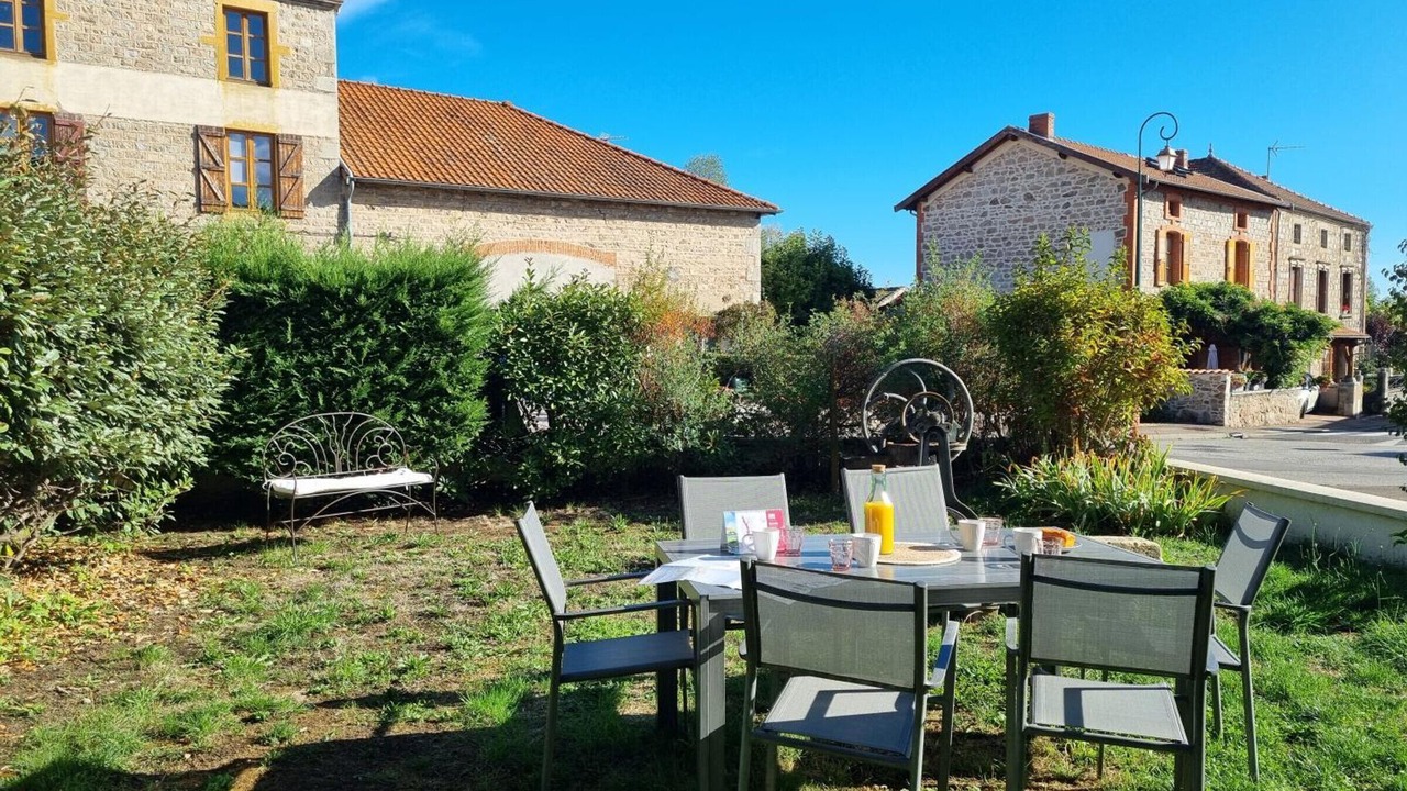 Photo of Outdoor in Saint-Haon-le-Chatel