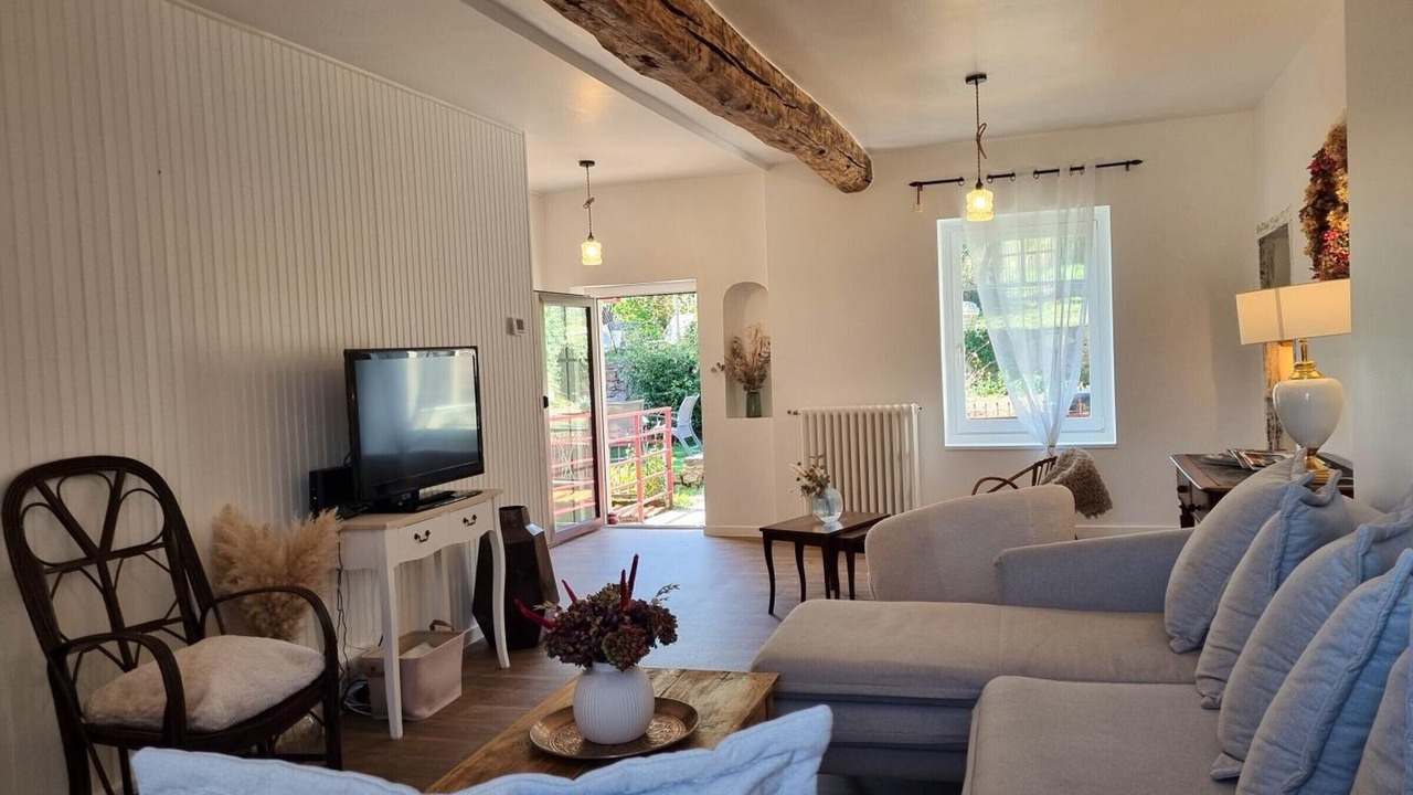 Photo of Livingroom in Saint-Haon-le-Chatel