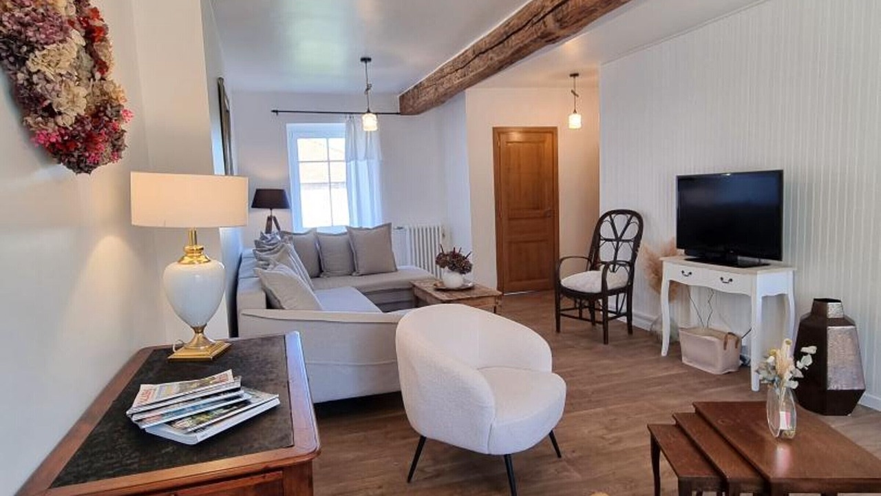 Photo of Livingroom in Saint-Haon-le-Chatel