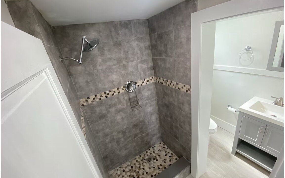 Photo of Bathroom in Coral Way