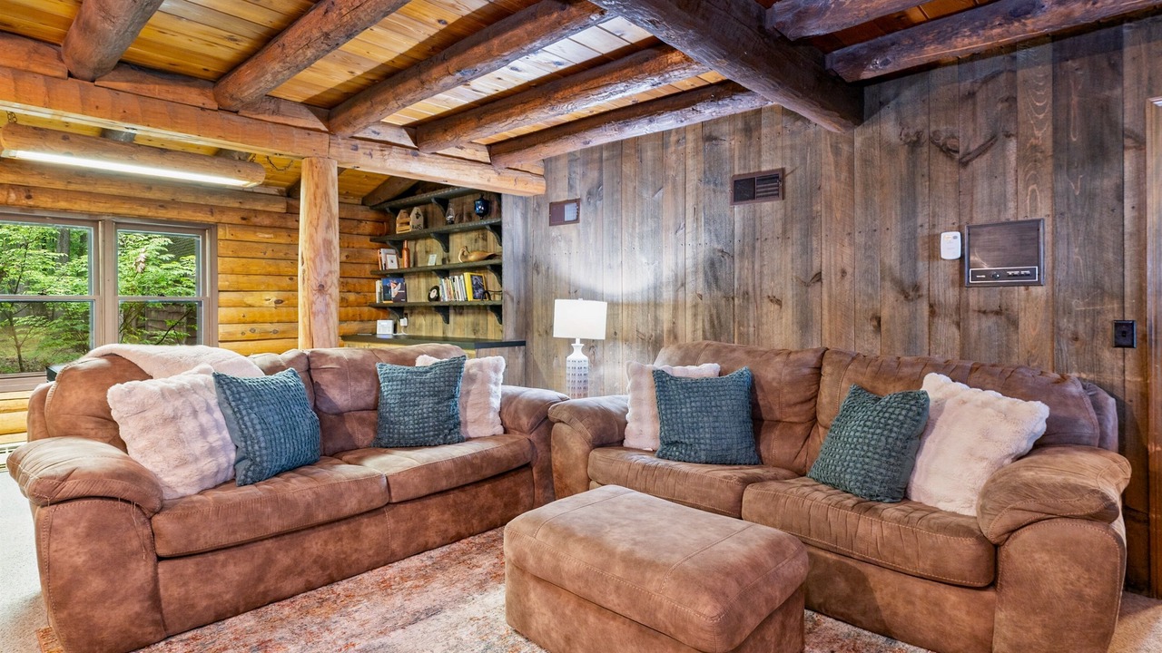 Photo of Livingroom in Canandaigua