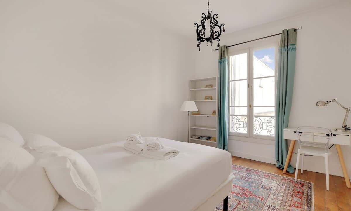 Photo of Bedroom in 9th Arrondissement