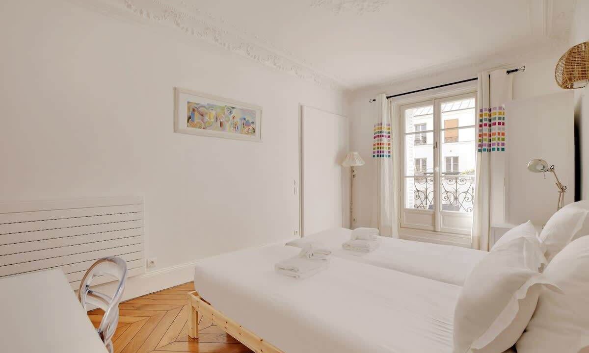 Photo of Bedroom in 9th Arrondissement