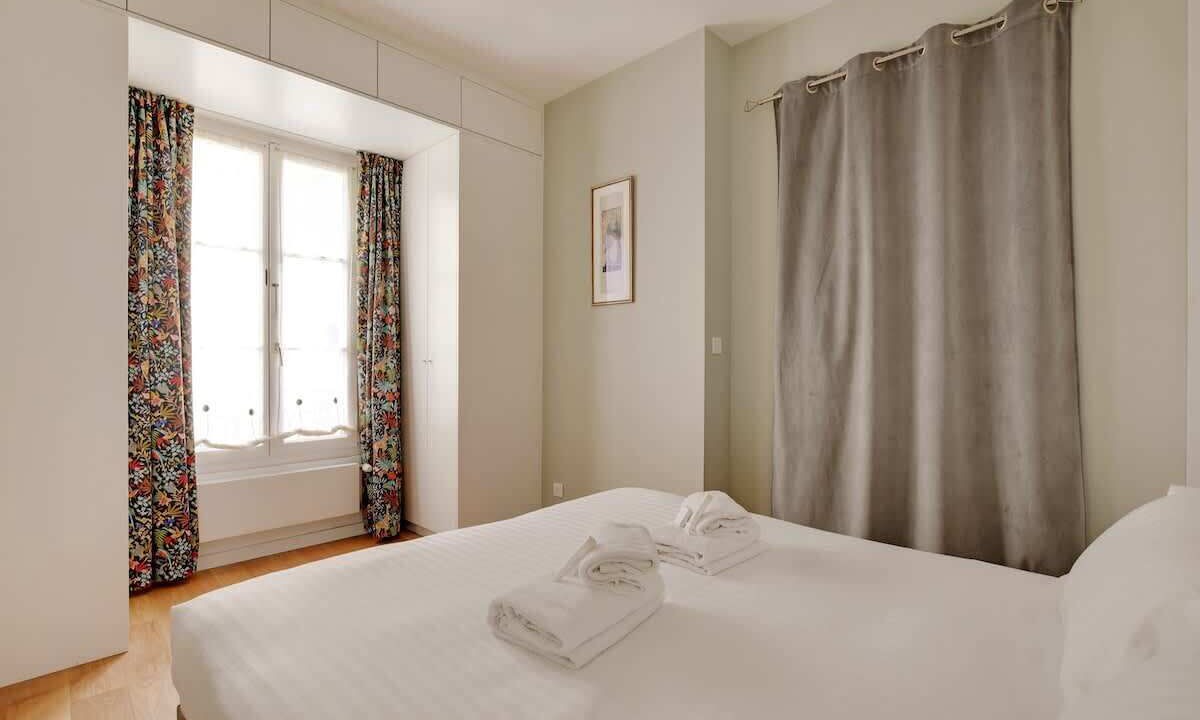 Photo of Bedroom in 9th Arrondissement