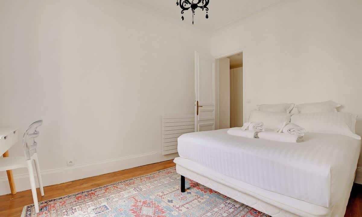 Photo of Bedroom in 9th Arrondissement