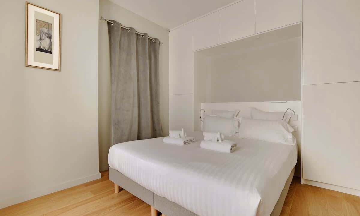 Photo of Bedroom in 9th Arrondissement