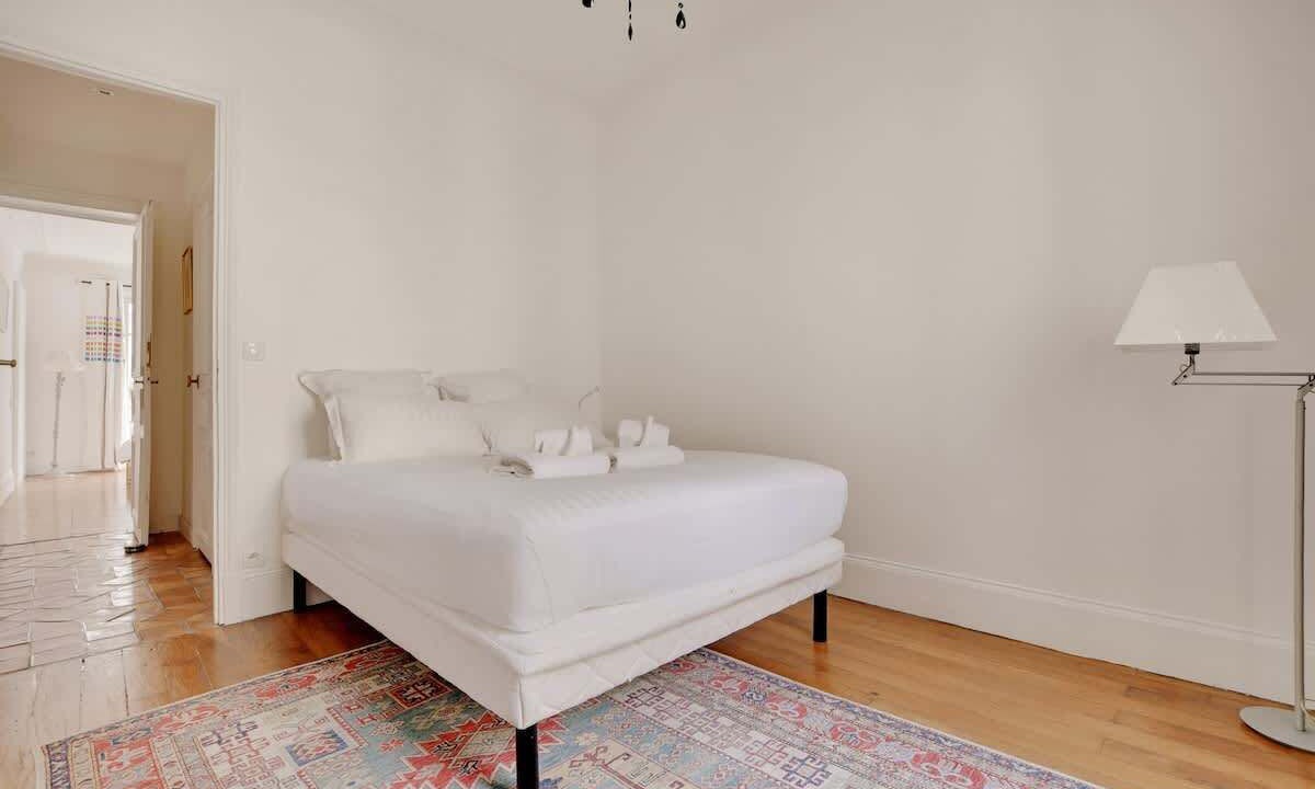 Photo of Bedroom in 9th Arrondissement