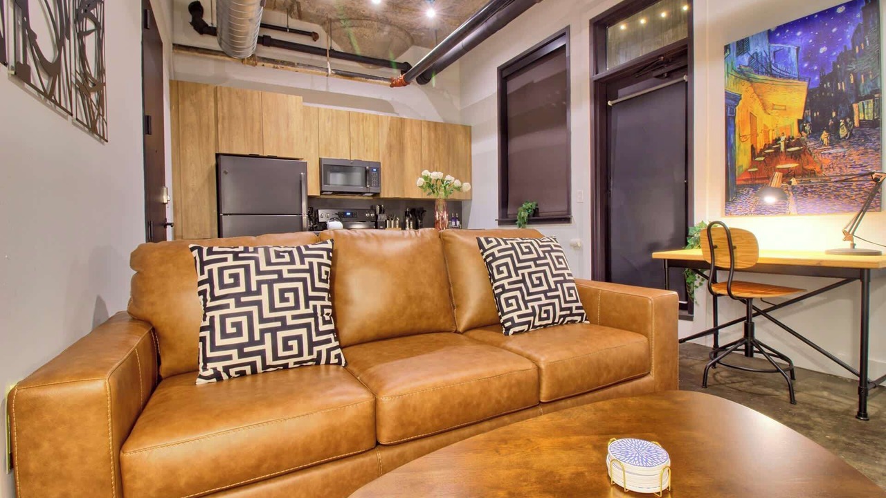 Photo of Livingroom in Midtown