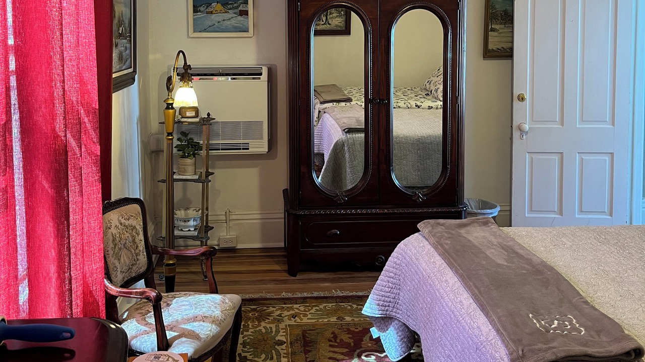 Photo of Bedroom in Seneca Falls