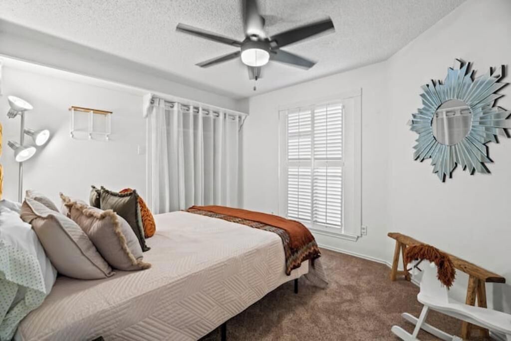 Photo of Bedroom in North by Northwest