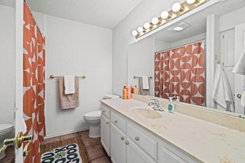 Photo of Bathroom in North by Northwest