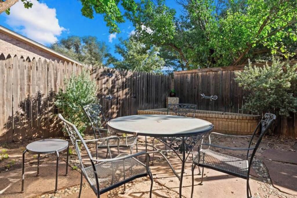 Photo of Outdoor in North by Northwest