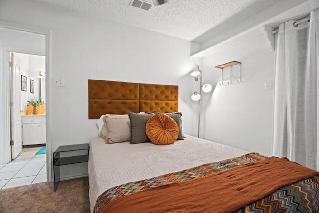Photo of Bedroom in North by Northwest