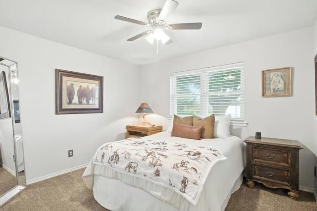 Photo of Bedroom in North by Northwest