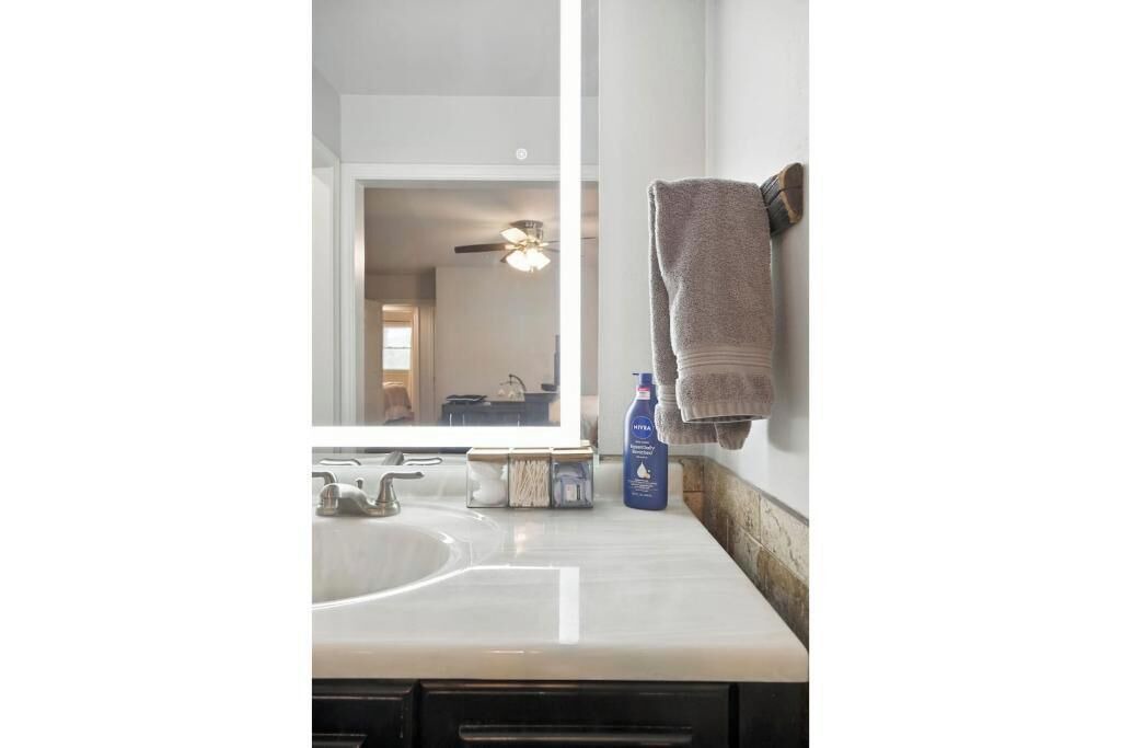 Photo of Bathroom in North by Northwest