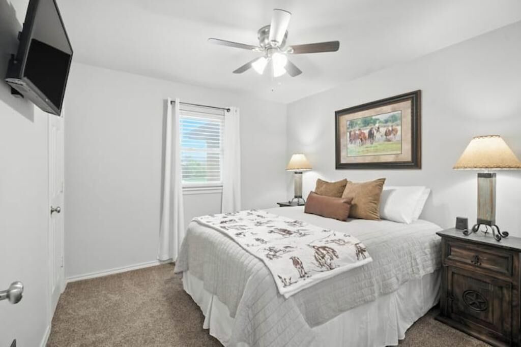 Photo of Bedroom in North by Northwest