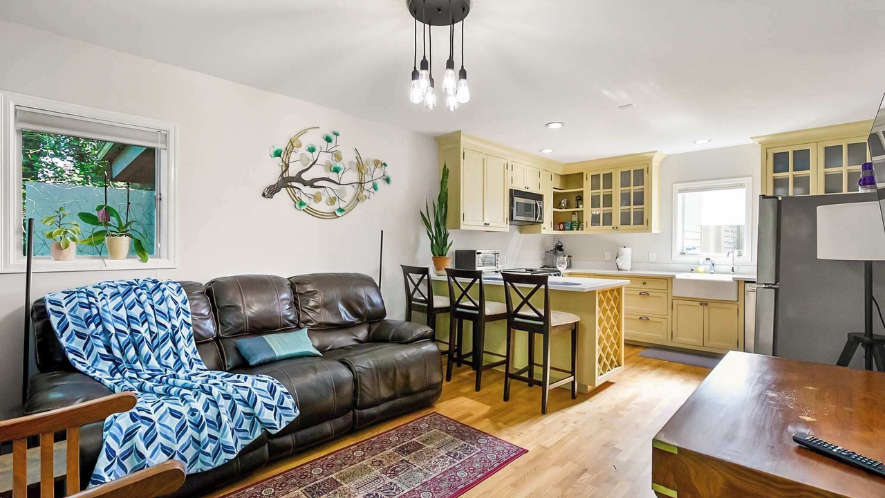 Photo of Livingroom in Lawton Park