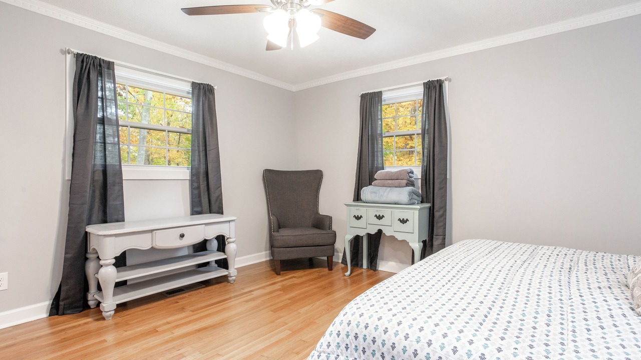 Photo of Bedroom in Graysville