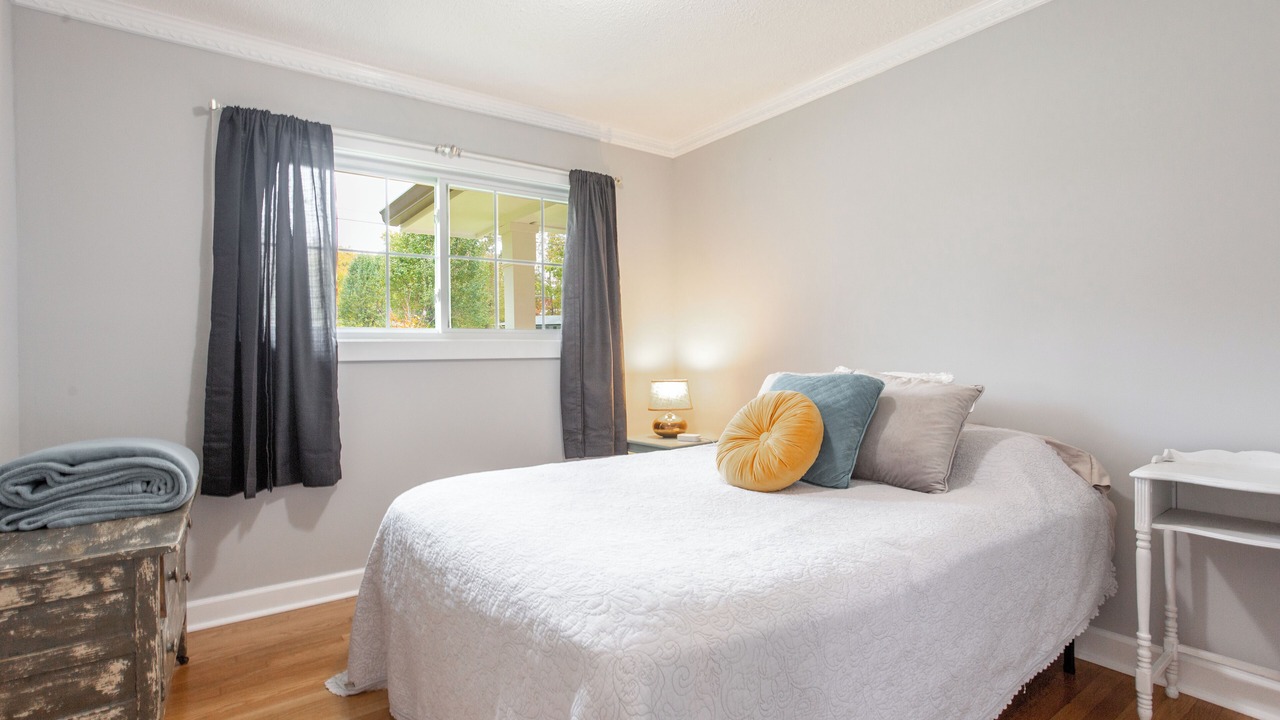 Photo of Bedroom in Graysville
