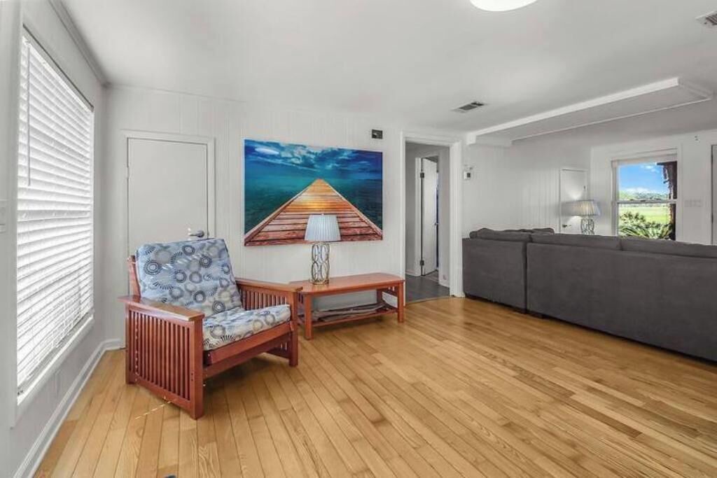 Photo of Livingroom in Townsend