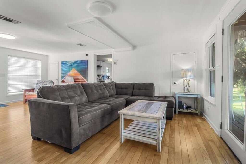 Photo of Livingroom in Townsend