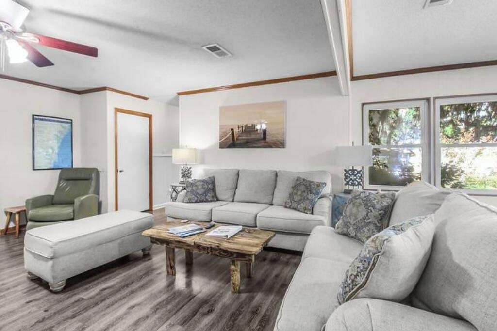 Photo of Livingroom in Townsend