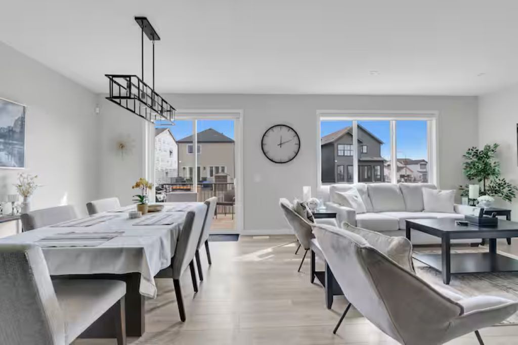 Photo of Livingroom in Southeast Calgary
