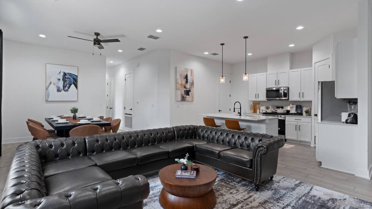 Photo of Livingroom in MLK