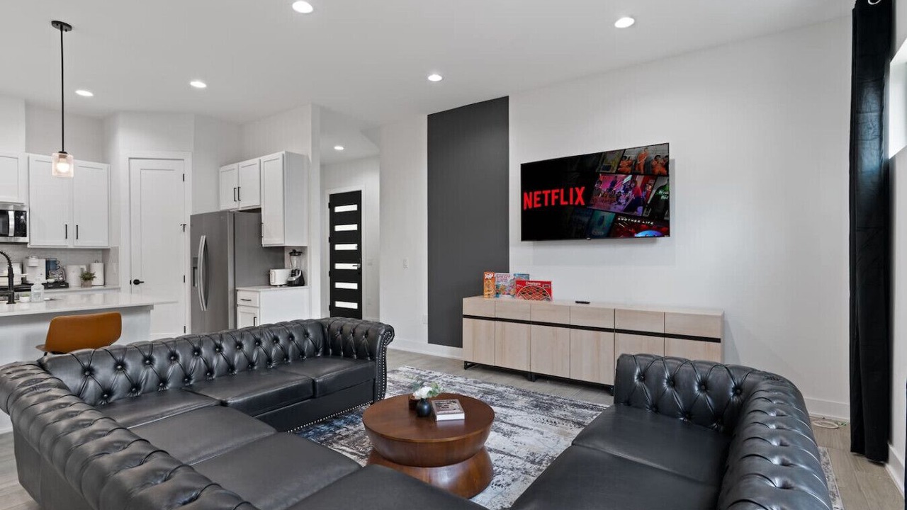 Photo of Livingroom in MLK