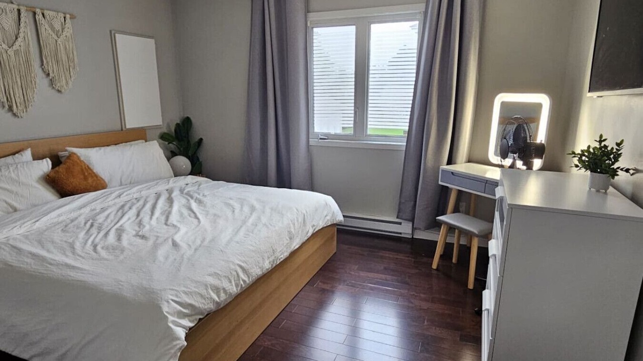 Photo of Bedroom in Aylmer
