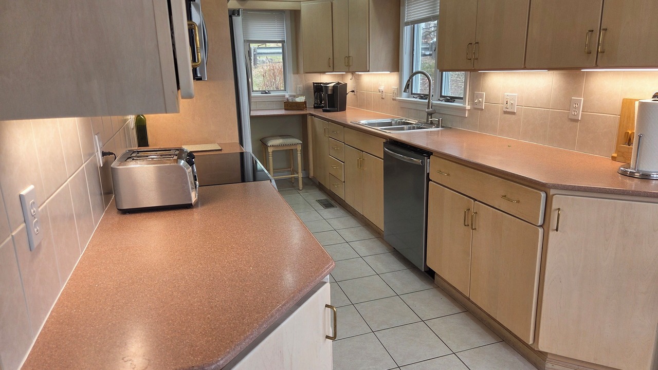 Photo of Kitchen in Town of Reading