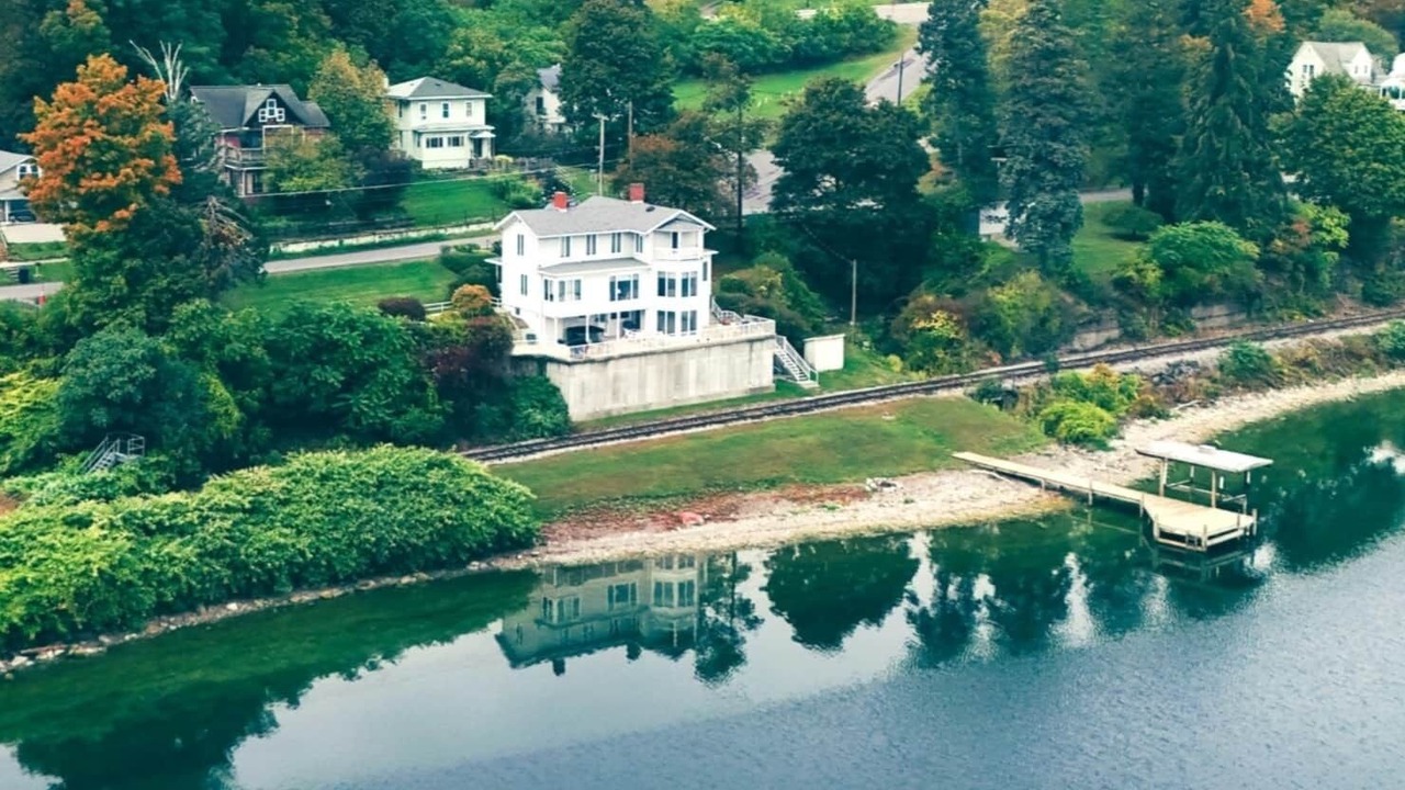 Photo of Outdoor in Town of Reading