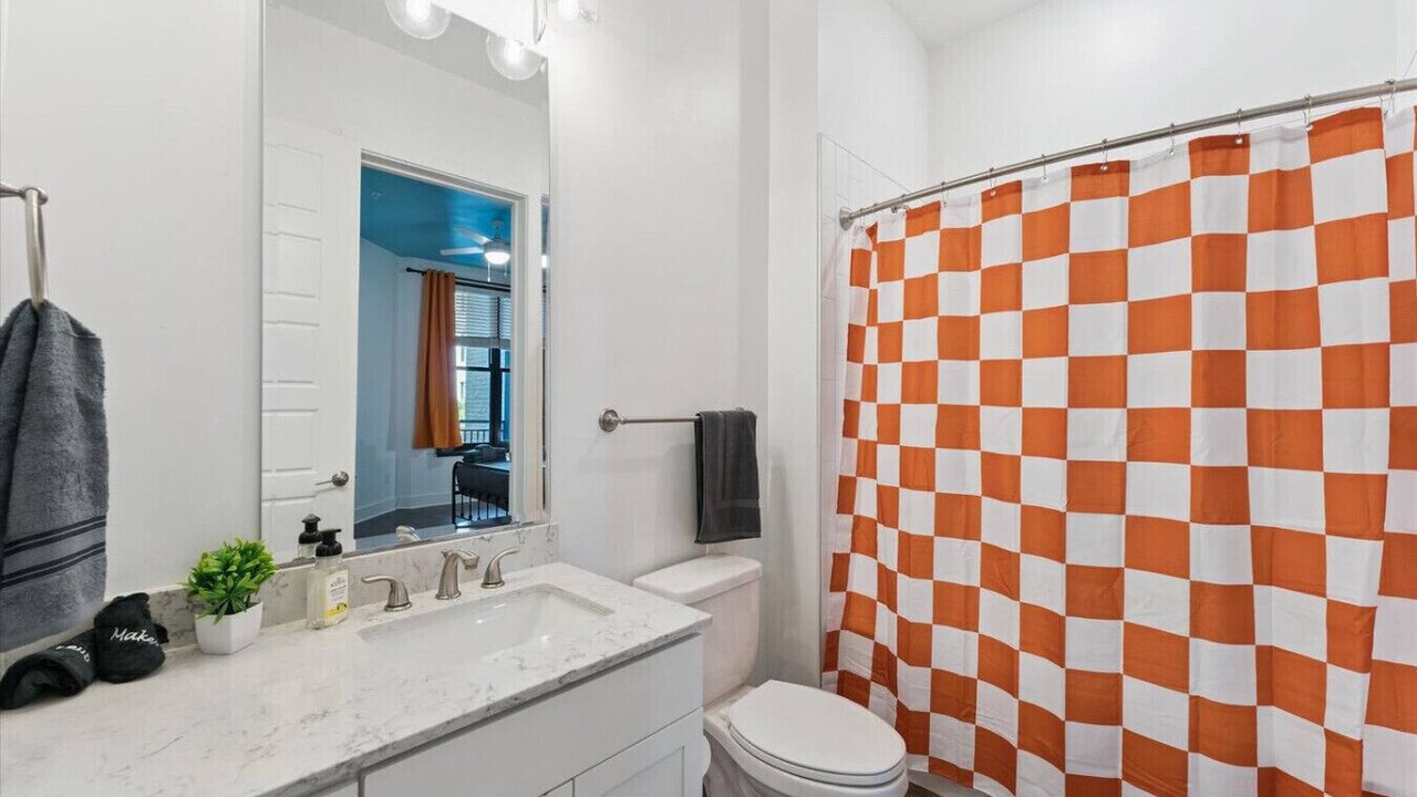 Photo of Bathroom in Yamacraw Village