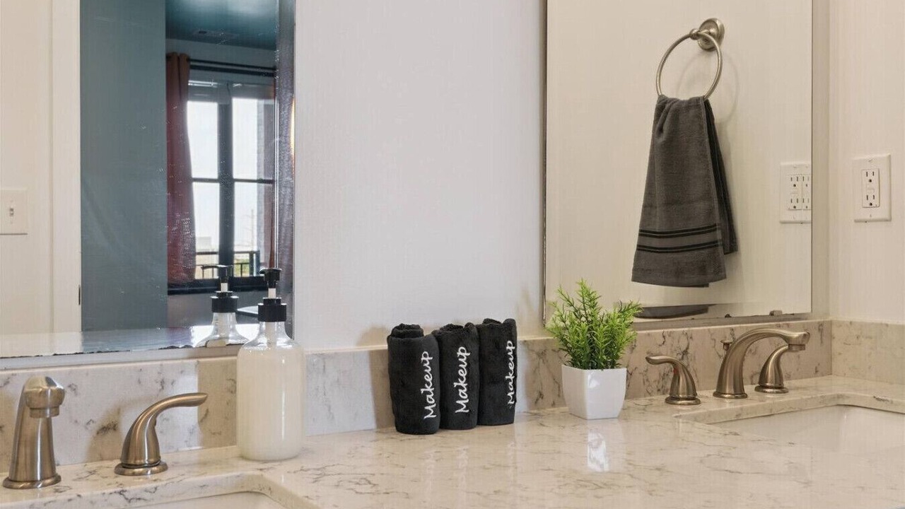 Photo of Bathroom in Yamacraw Village